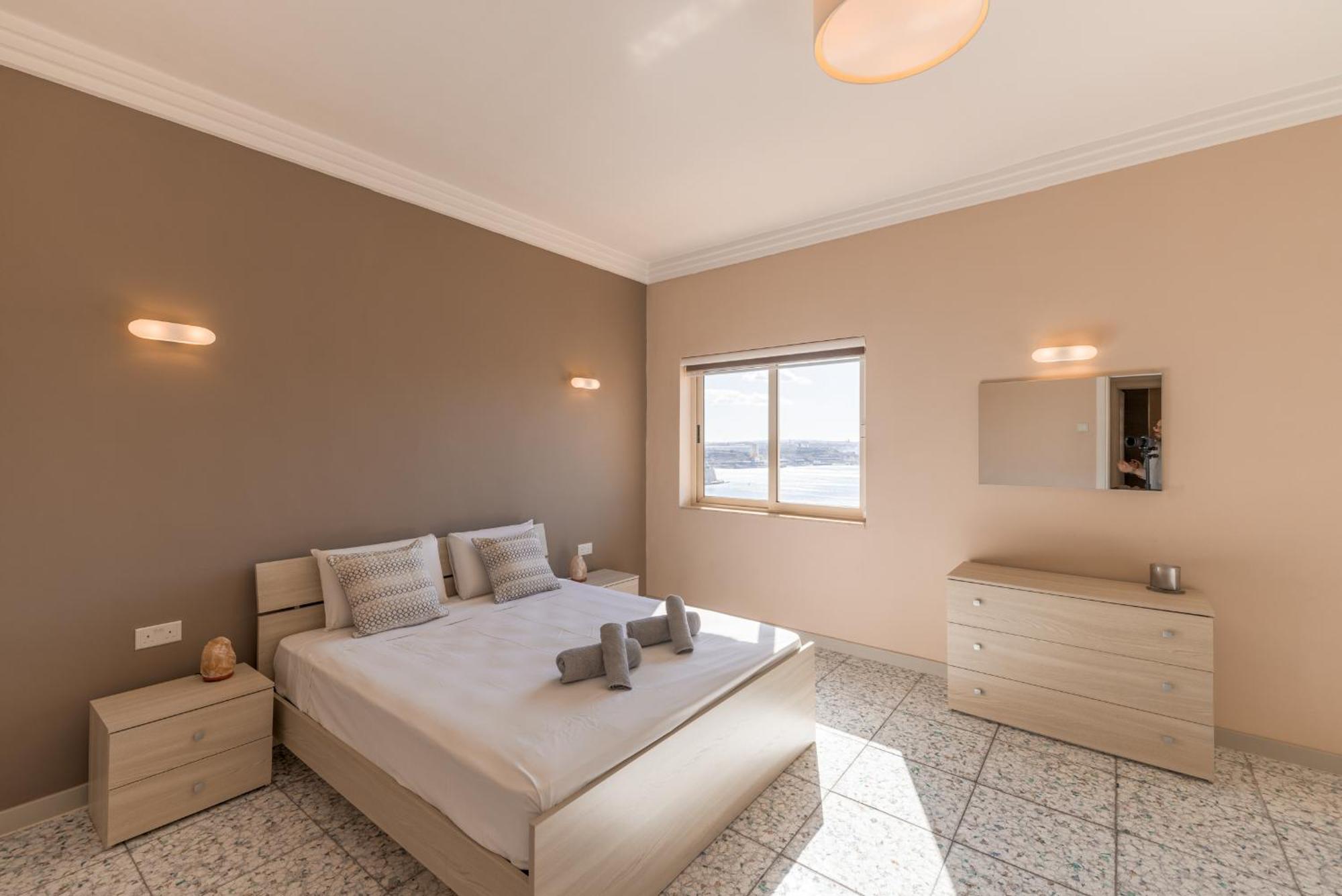 Harbour View - Large 2Br Apartment Валета Екстериор снимка